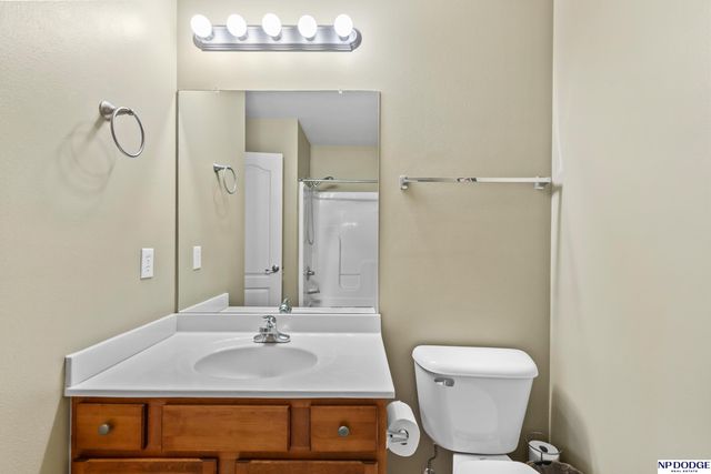 1906 Ridgeview Drive, Papillion, NE 68046