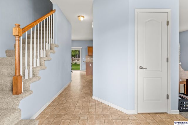 1906 Ridgeview Drive, Papillion, NE 68046