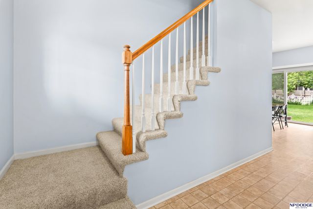 1906 Ridgeview Drive, Papillion, NE 68046