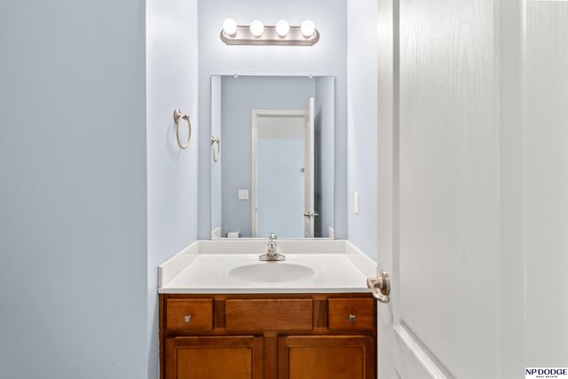 1906 Ridgeview Drive, Papillion, NE 68046