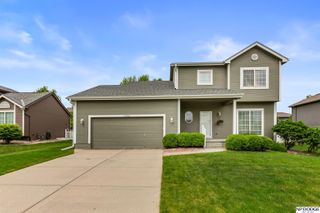1906 Ridgeview Drive, Papillion, NE 68046