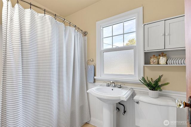6924 NW Herried Road, Silverdale, WA 98383