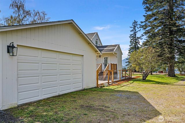 6924 NW Herried Road, Silverdale, WA 98383