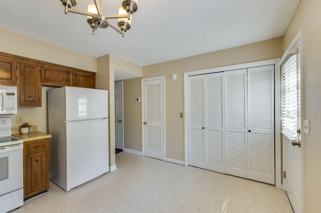 5768 Stone Brook Dr, Brentwood, TN 37027
