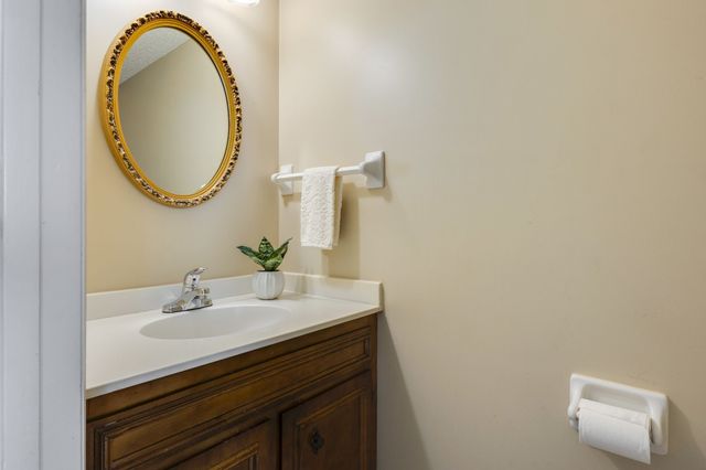 5768 Stone Brook Dr, Brentwood, TN 37027