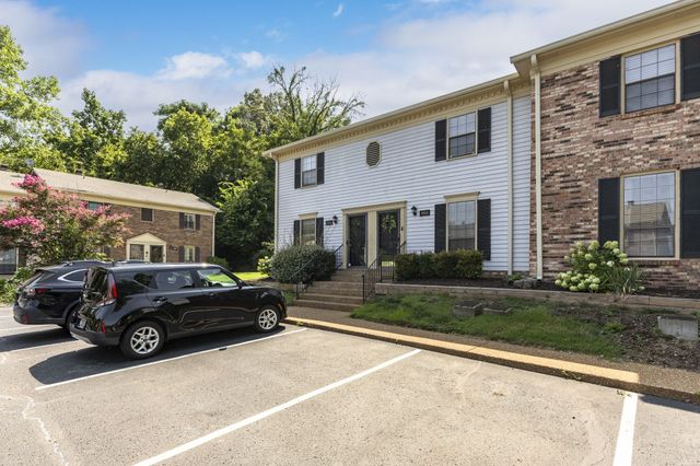 5768 Stone Brook Dr, Brentwood, TN 37027