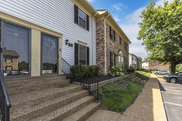 5768 Stone Brook Dr, Brentwood, TN 37027
