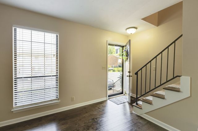 5768 Stone Brook Dr, Brentwood, TN 37027