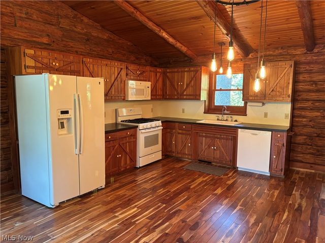 3242 Schneiders Crossing Road NW D, Dover, OH 44622