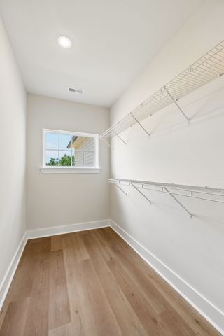1068 Stagecoach Dr, White House, TN 37188