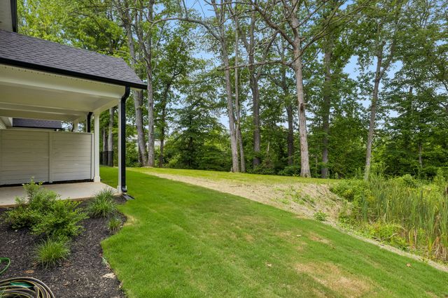 1068 Stagecoach Dr, White House, TN 37188