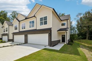 1068 Stagecoach Dr, White House, TN 37188