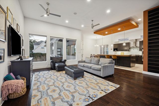 5201 Linden Street, Bellaire, TX 77401