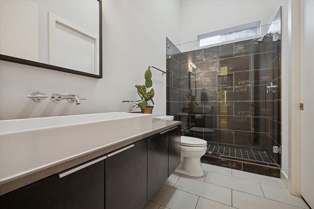 5201 Linden Street, Bellaire, TX 77401