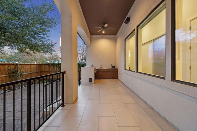 5201 Linden Street, Bellaire, TX 77401