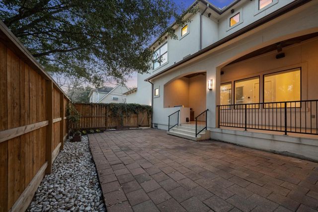 5201 Linden Street, Bellaire, TX 77401