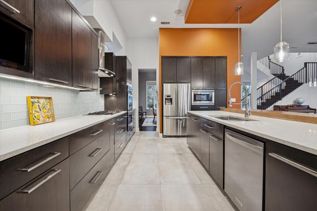 5201 Linden Street, Bellaire, TX 77401