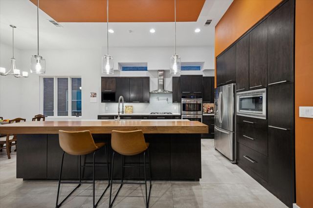 5201 Linden Street, Bellaire, TX 77401