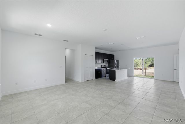 6615 N Waycross Way, Citrus Springs, FL 34433