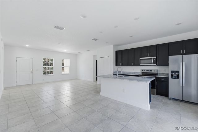 6615 N Waycross Way, Citrus Springs, FL 34433