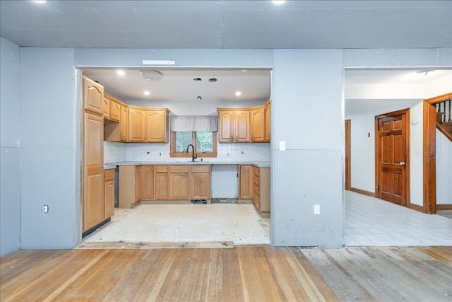 20 Wright St, North Reading, MA 01864