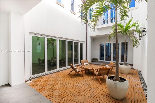 533 Anastasia Ave 533, Coral Gables, FL 33134