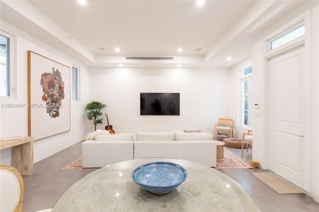 533 Anastasia Ave 533, Coral Gables, FL 33134