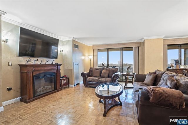 1512 Palisade Avenue 14R, Fort Lee, NJ 07024