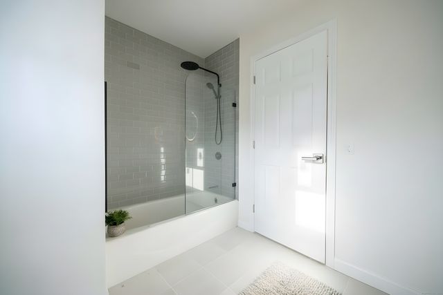 69 Cambridge Court, Simsbury, CT 06070