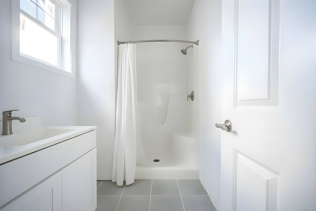 69 Cambridge Court, Simsbury, CT 06070