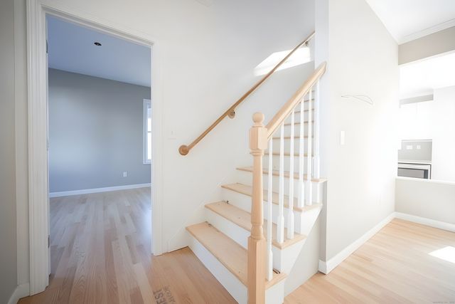 69 Cambridge Court, Simsbury, CT 06070