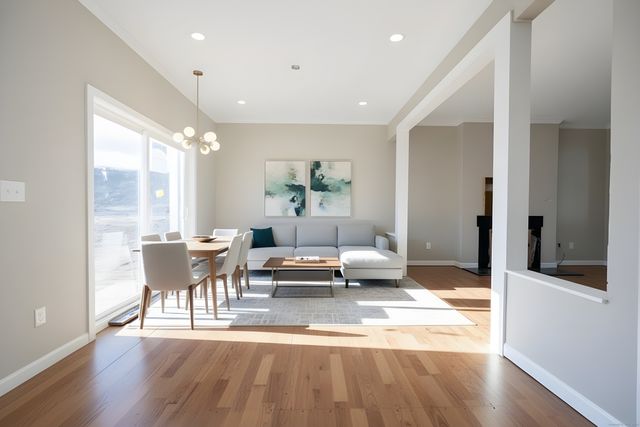 69 Cambridge Court, Simsbury, CT 06070