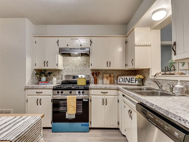 111 Oakside Drive, Moore, OK 73160