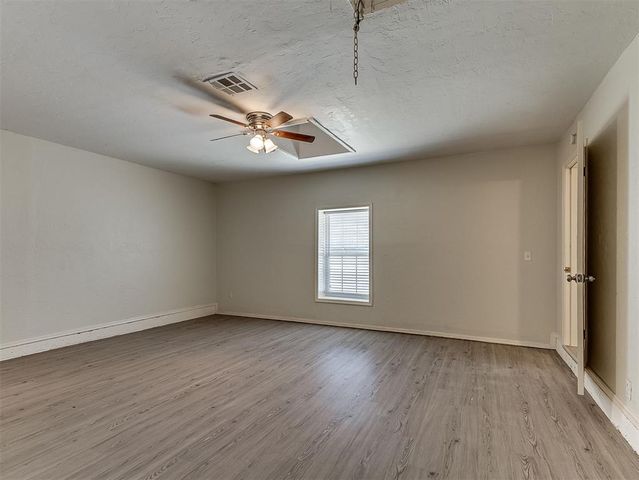 111 Oakside Drive, Moore, OK 73160