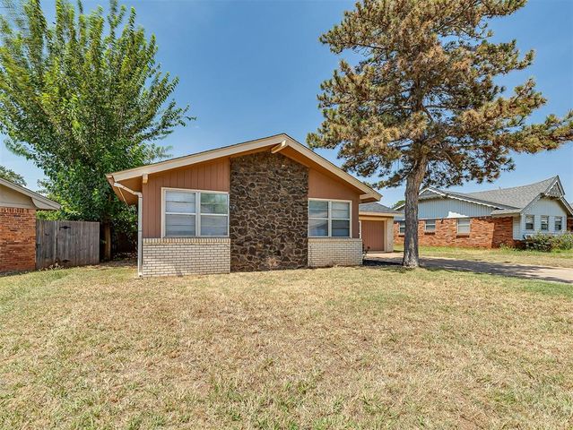 111 Oakside Drive, Moore, OK 73160
