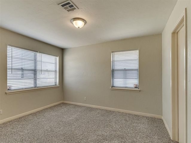 111 Oakside Drive, Moore, OK 73160