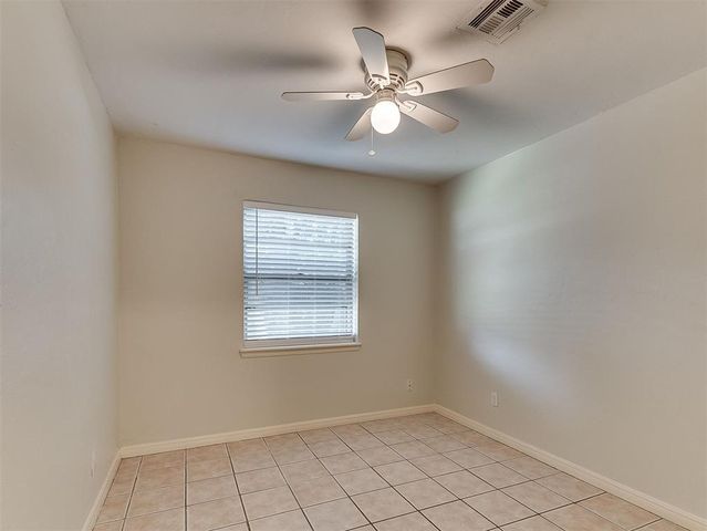 111 Oakside Drive, Moore, OK 73160