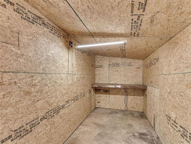 111 Oakside Drive, Moore, OK 73160