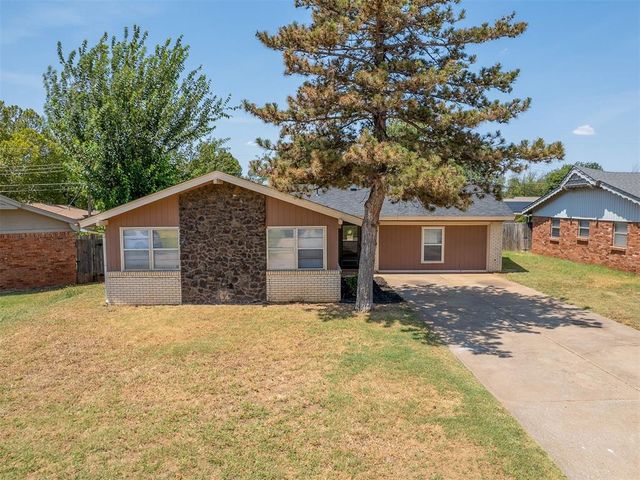 111 Oakside Drive, Moore, OK 73160