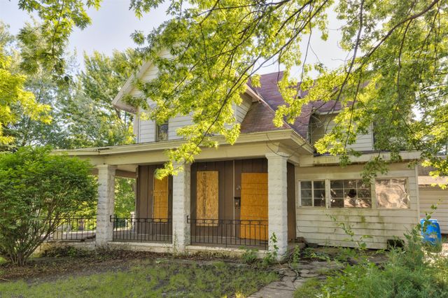 803 Oak Park Avenue, Des Moines, IA 50313