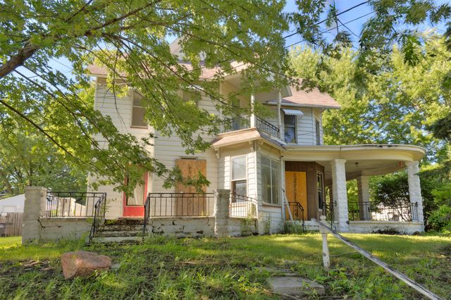 803 Oak Park Avenue, Des Moines, IA 50313