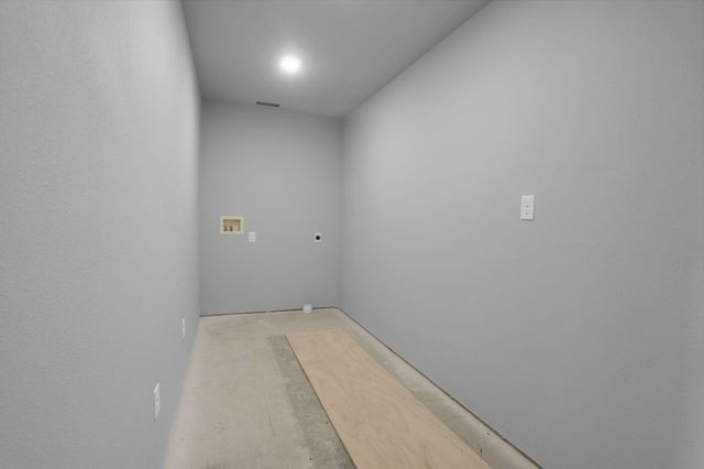 1834 S Black Cat Road, Joplin, MO 64801