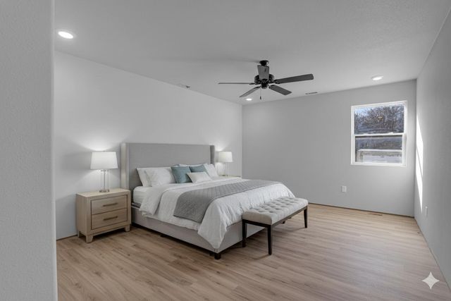 1834 S Black Cat Road, Joplin, MO 64801