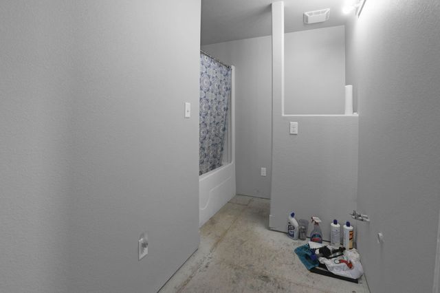 1834 S Black Cat Road, Joplin, MO 64801