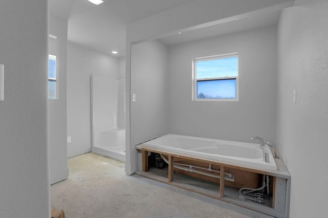 1834 S Black Cat Road, Joplin, MO 64801