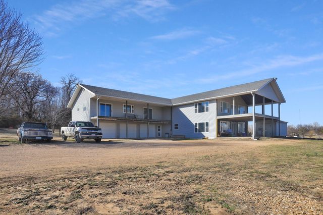 1834 S Black Cat Road, Joplin, MO 64801