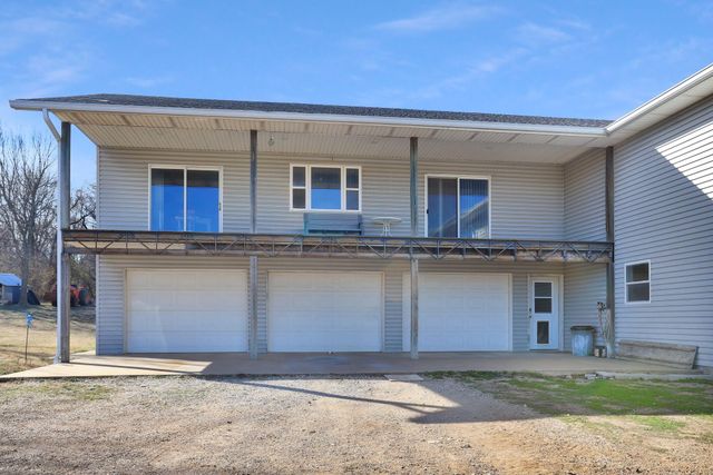 1834 S Black Cat Road, Joplin, MO 64801