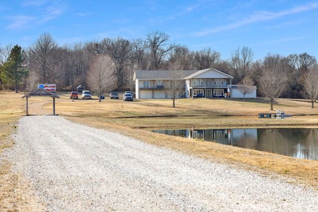 1834 S Black Cat Road, Joplin, MO 64801