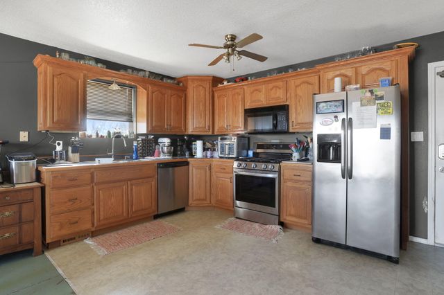 1834 S Black Cat Road, Joplin, MO 64801