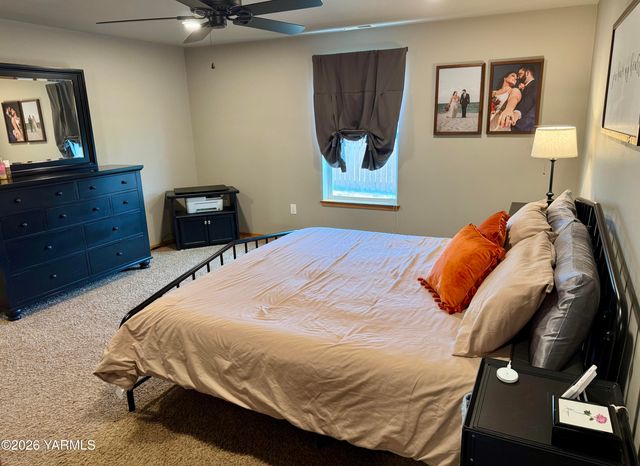 2403 S 73rd Ave, Yakima, WA 98903